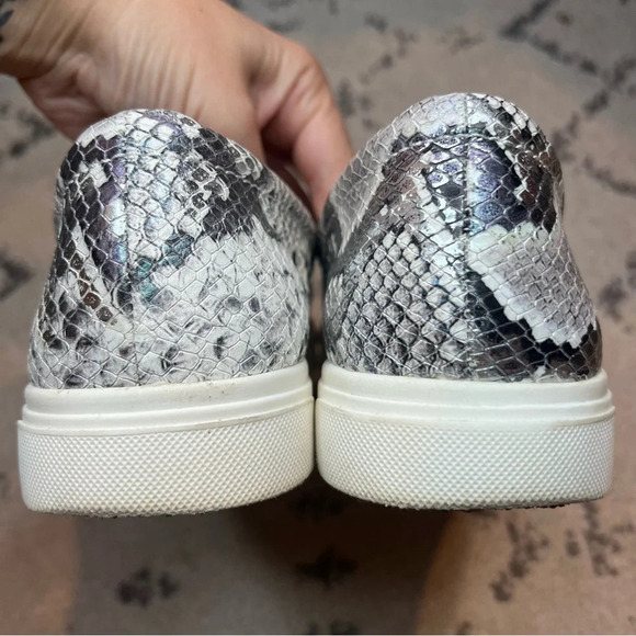 NATURALIZER Aileen Metallic Grey Snakeskin Slip On Sneakers - Picture 6 of 8